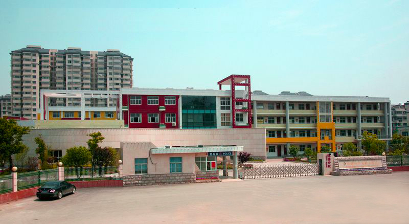 性能強有顏值，讓LED顯示屏的美綻放校園